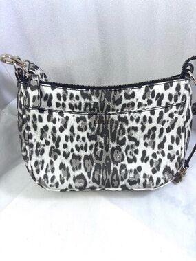 Guess Tinsley Leopard Print Shoulder Bag. Leopard Print.